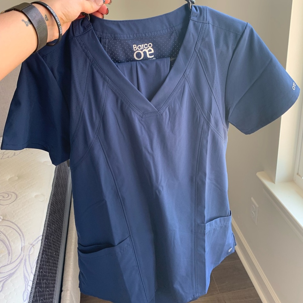 Barco One Scrubs
